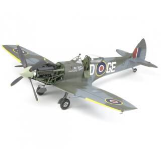 1:32 Supermarine Spitfire Mk.XVIe 300060321