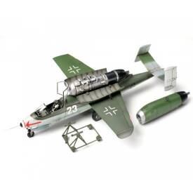 1:48 Dt. Heinkel He162A-2 Salamander 300061097
